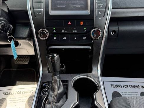 Used 2017 Toyota Camry LE FWD image 21