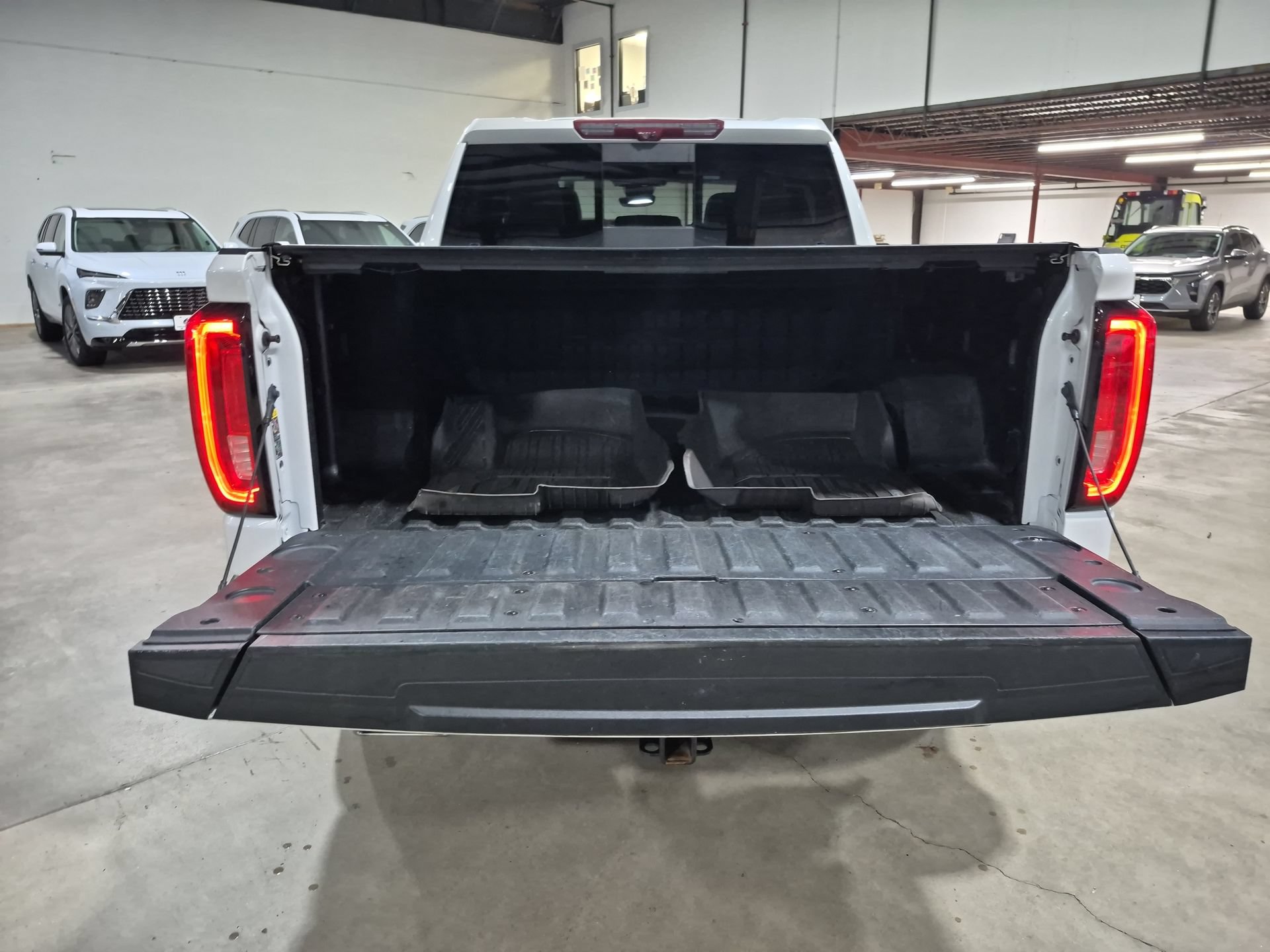 Used 2024 GMC Sierra 1500 Denali w/ Denali Reserve Package AWD/4WD image 28