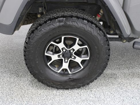 Used 2021 Jeep Gladiator Rubicon AWD/4WD image 6