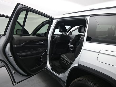 Used 2021 Jeep Grand Cherokee L Laredo AWD/4WD image 16