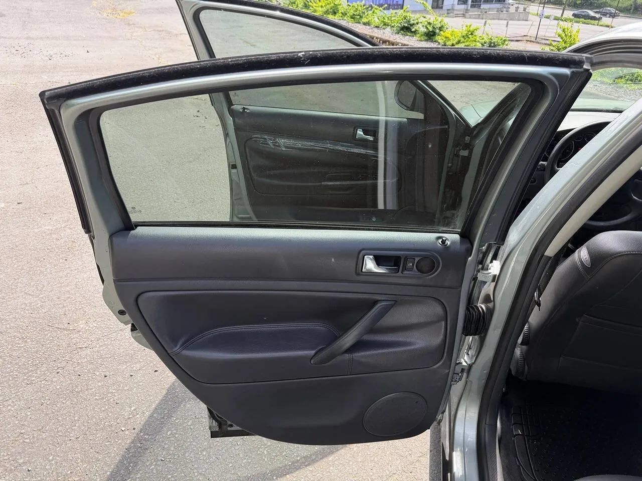 Used 2005 Volkswagen Passat GL FWD image 14