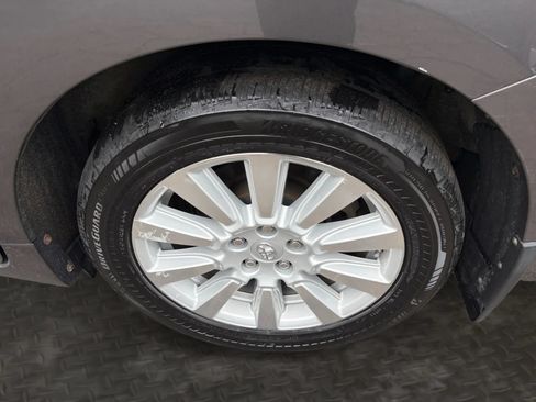 Used 2017 Toyota Sienna LE AWD/4WD image 41