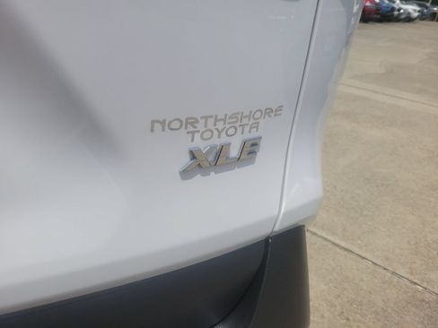 Certified 2022 Toyota RAV4 XLE FWD image 10