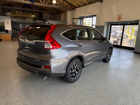 Used 2016 Honda CR-V SE image 7