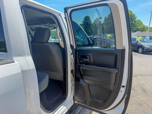 Used 2017 RAM 1500 Express RWD image 17