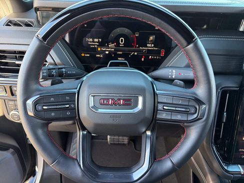 Certified 2025 GMC Yukon AT4 Ultimate AWD/4WD image 24