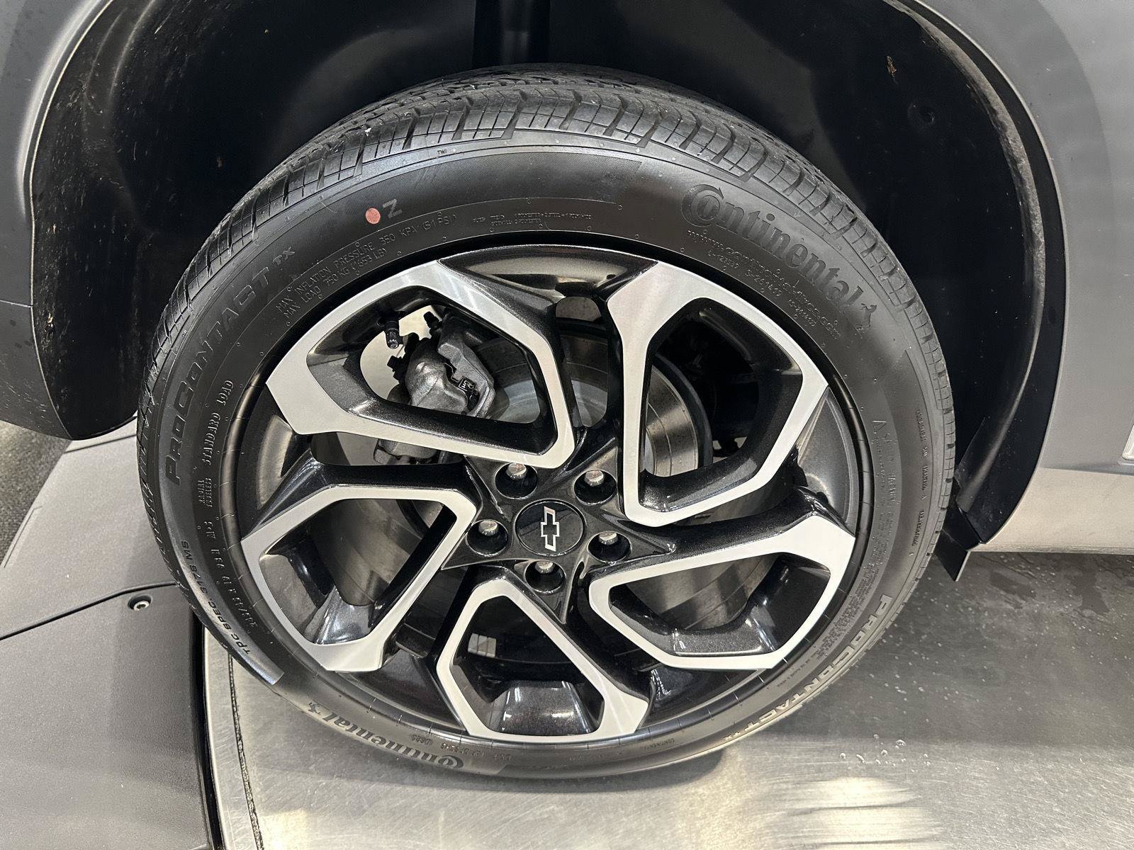 Used 2024 Chevrolet Trax RS FWD image 11