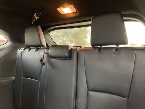 Used 2024 Toyota Highlander XSE FWD image 10