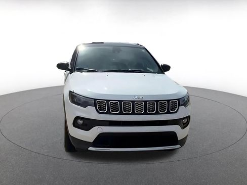Used 2025 Jeep Compass Limited AWD/4WD image 4