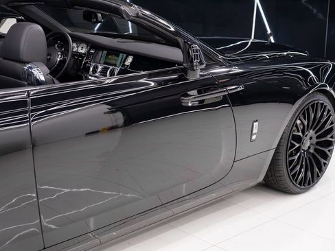 Used 2016 Rolls-Royce Dawn image 13