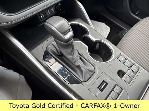 Certified 2024 Toyota Highlander LE image 28