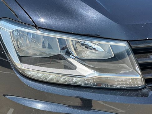 Used 2020 Volkswagen Tiguan SE w/ Panoramic Sunroof Package FWD image 11
