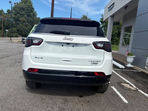 Certified 2025 Jeep Compass Limited w/ Elite Group AWD/4WD image 8