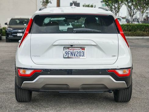 Used 2023 Kia Niro EX Touring image 6