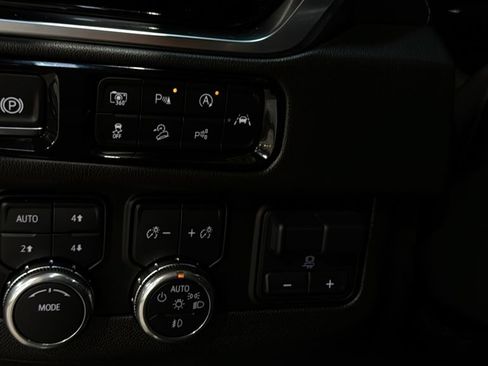 Used 2025 GMC Yukon Denali w/ Denali Reserve Package AWD/4WD image 43