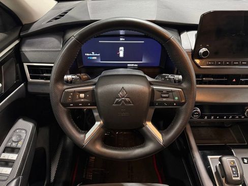 Used 2023 Mitsubishi Outlander 4WD Plug-In Hybrid image 26