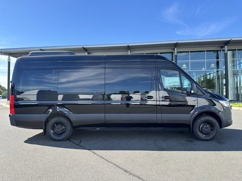 New 2025 Mercedes-Benz Sprinter 2500 image 8