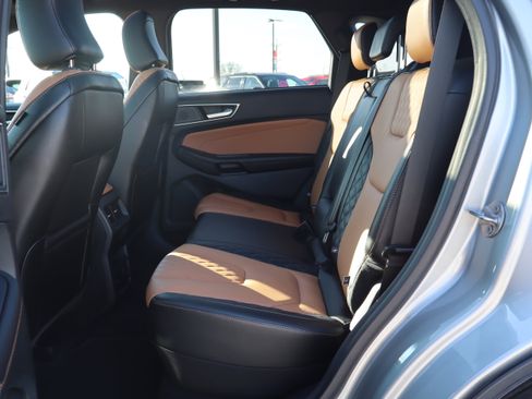 Used 2024 Ford Edge Titanium w/ Titanium Elite Package image 10