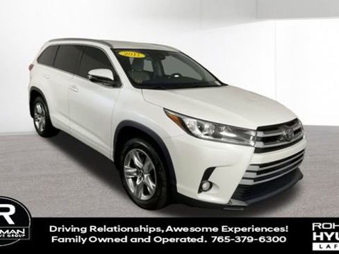 Used 2017 Toyota Highlander Limited image 2