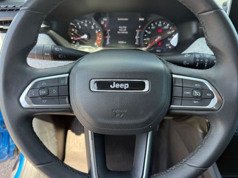 Used 2024 Jeep Compass Latitude AWD/4WD image 19