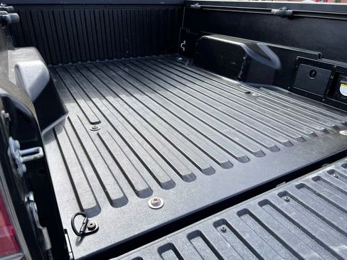 Used 2021 Toyota Tacoma TRD Off-Road w/ Technology Package AWD/4WD image 9