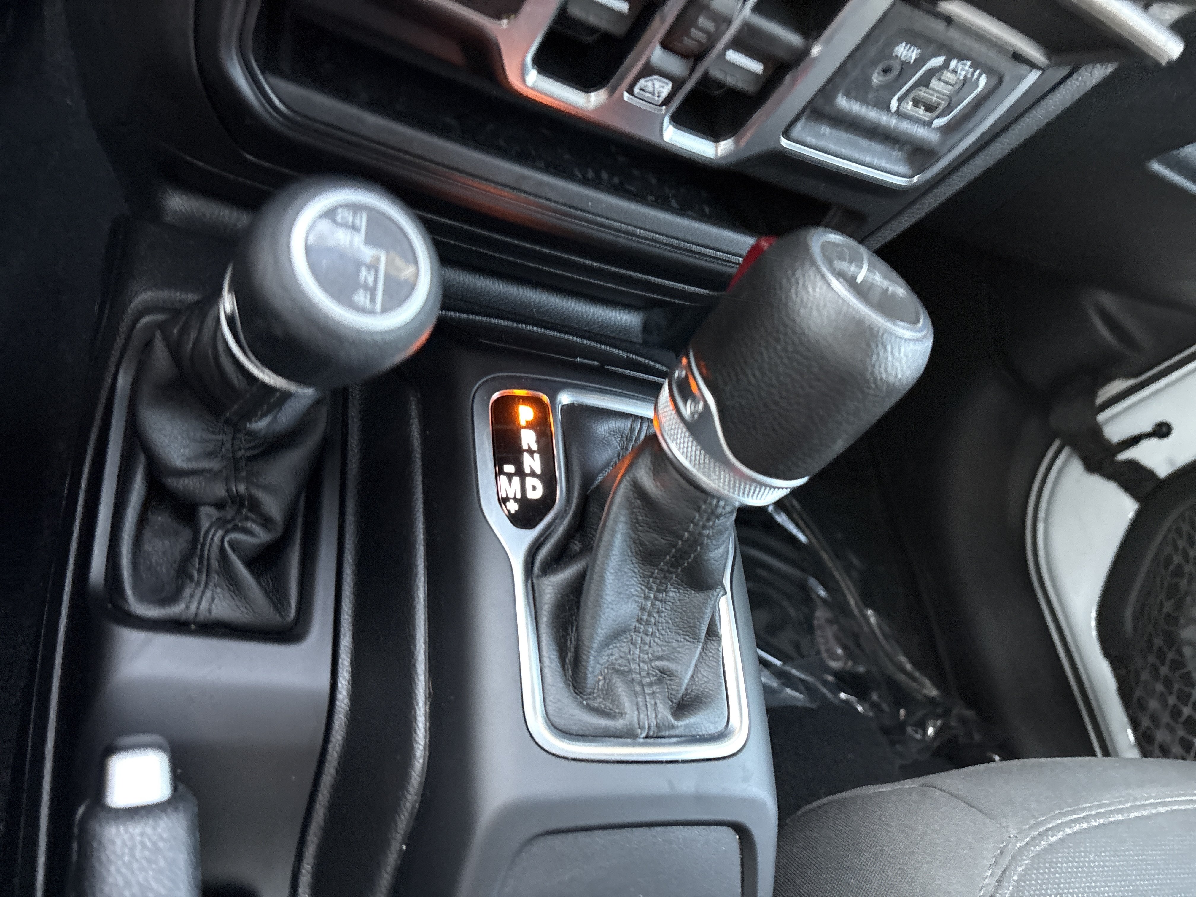 Used 2023 Jeep Gladiator Sport AWD/4WD image 32