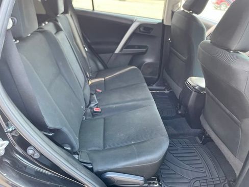 Used 2017 Toyota RAV4 LE FWD image 15
