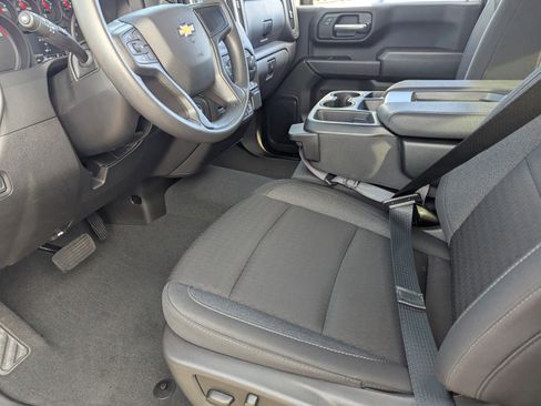 Certified 2025 Chevrolet Silverado 2500 Custom w/ Custom Value Package image 25