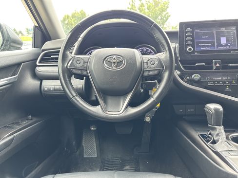 Used 2023 Toyota Camry SE FWD image 16