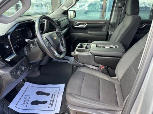 Used 2024 Chevrolet Silverado 1500 LT AWD/4WD image 8