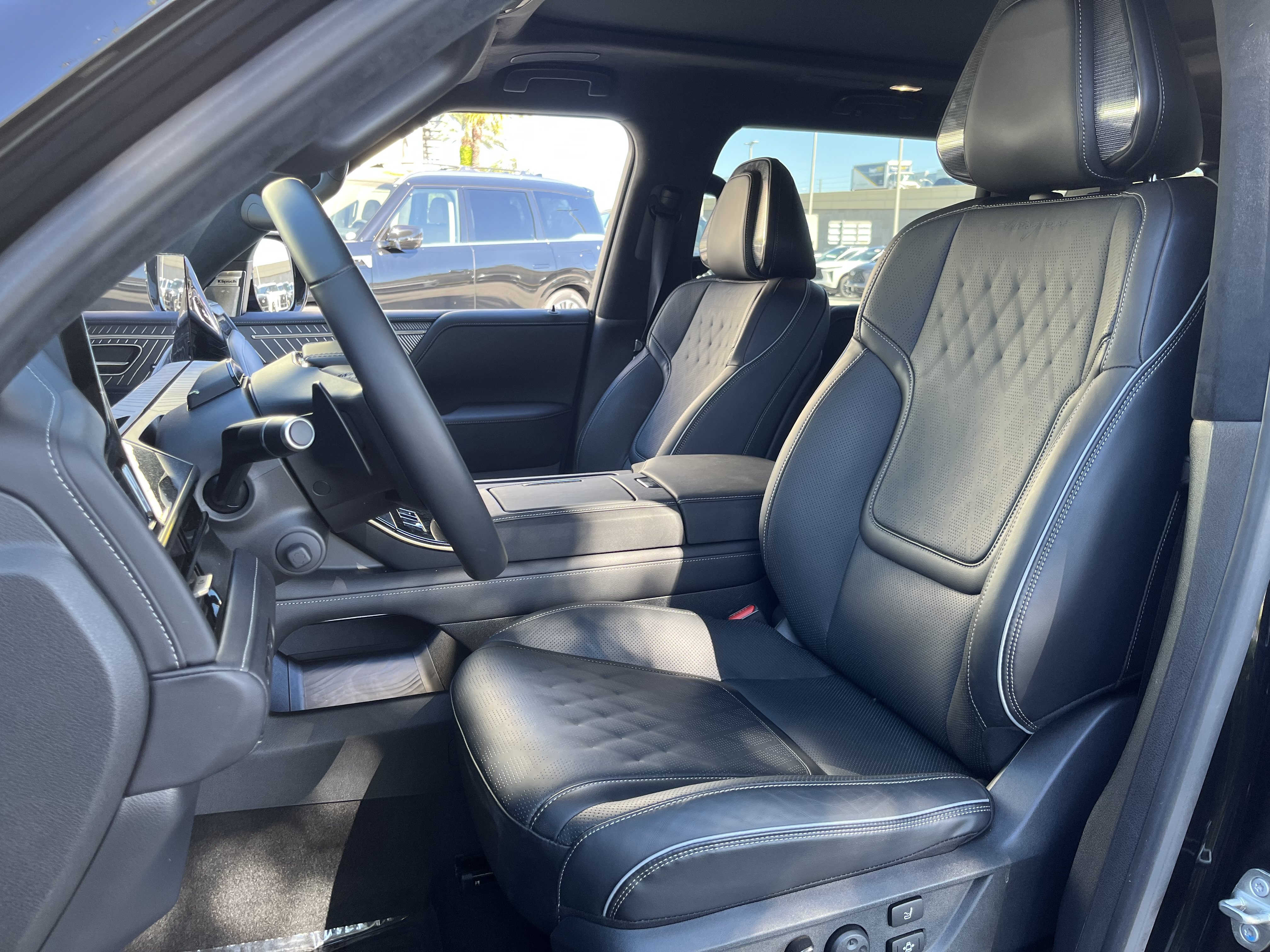Certified 2026 INFINITI QX80 Autograph w/ Premium Cargo Package AWD/4WD image 2