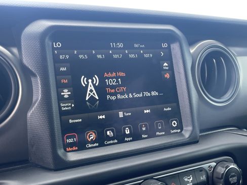 Used 2022 Jeep Wrangler Unlimited Sport AWD/4WD image 22