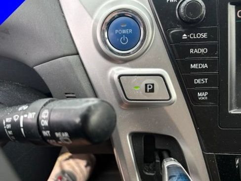 Used 2012 Toyota Prius V Five FWD image 20