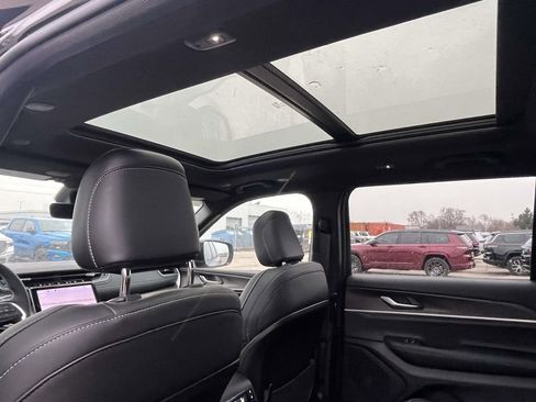 New 2025 Jeep Grand Cherokee L Limited w/ Black Appearance Package image 12