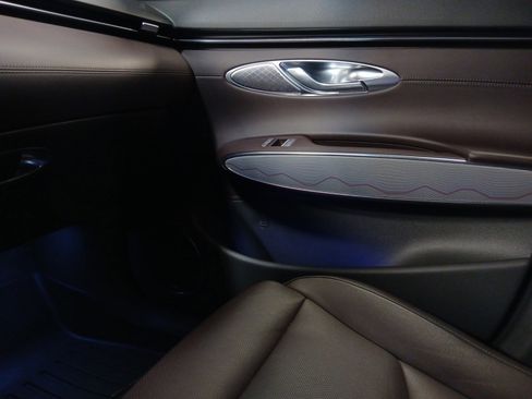 Used 2023 Genesis GV70 2.5T w/ Advanced Package image 22