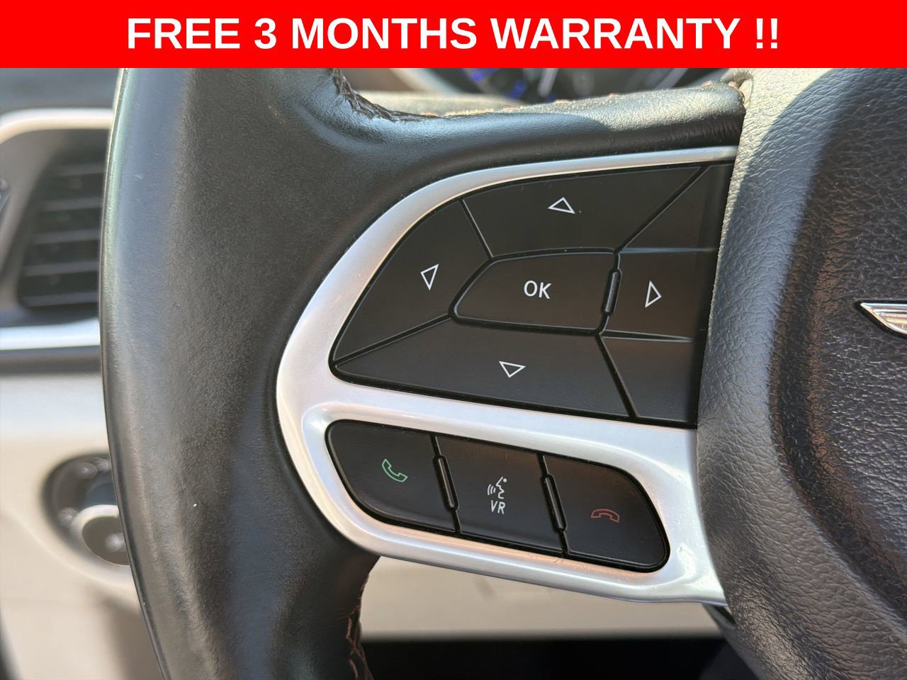 Used 2017 Chrysler Pacifica Touring-L FWD image 40