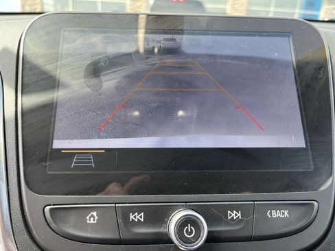 Used 2019 Chevrolet Equinox LT w/ Sun & Navigation Package image 14