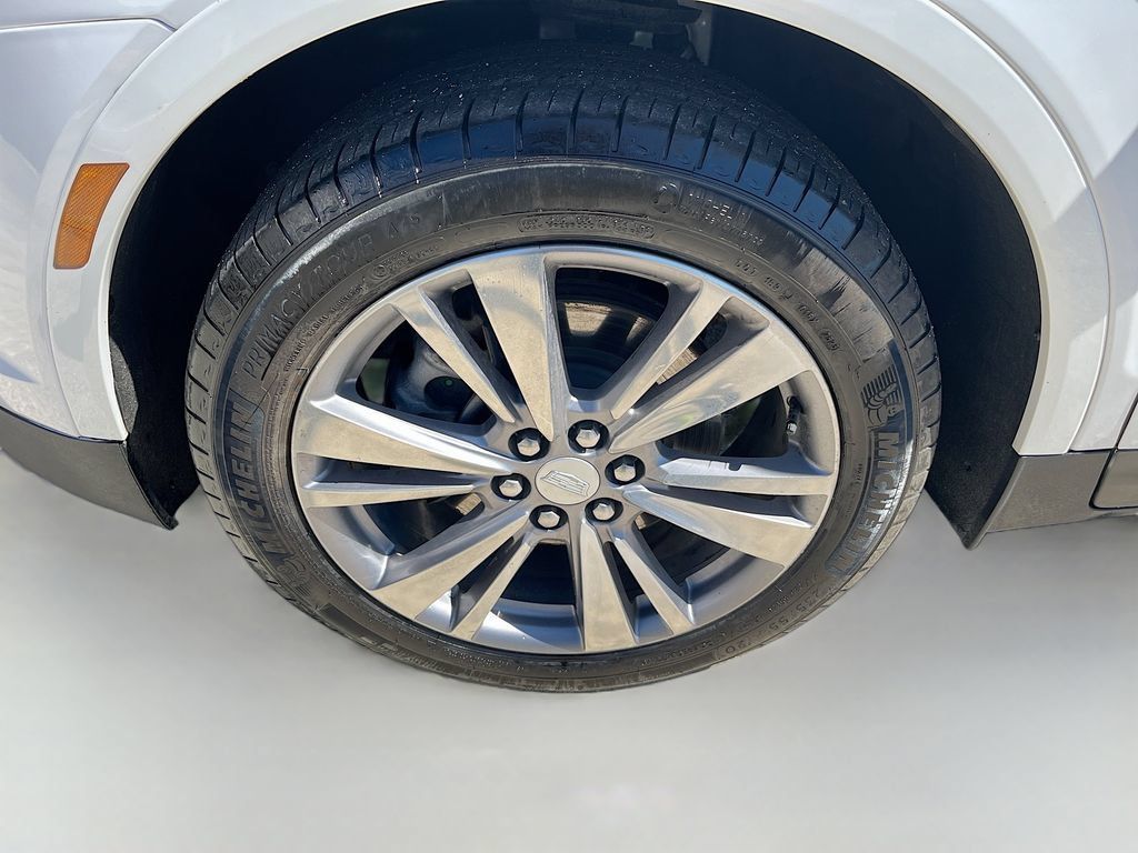 Used 2024 Cadillac XT5 Premium Luxury w/ LPO, Floor Liner Package AWD/4WD image 34