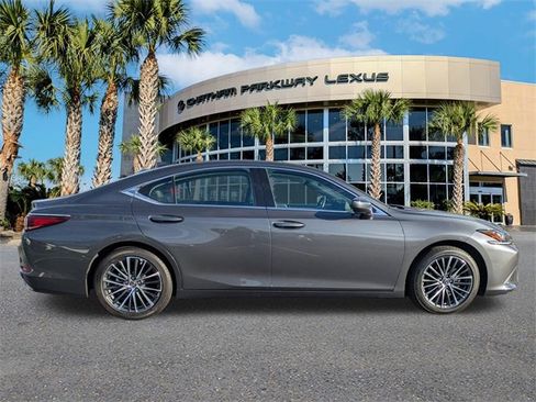 Used 2025 Lexus ES 350 w/ Premium Package image 3