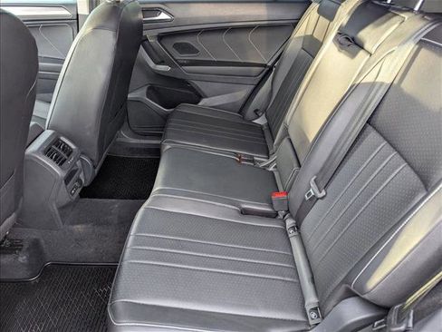 Used 2022 Volkswagen Tiguan SE image 18
