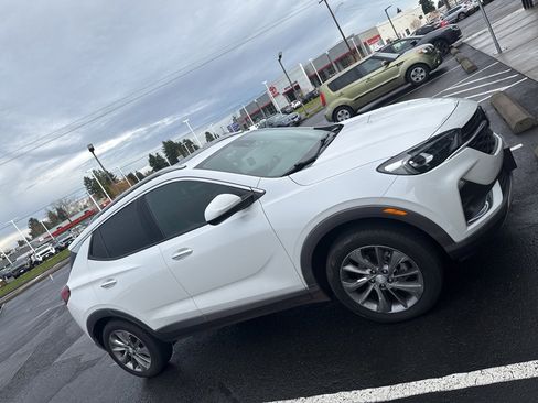 Used 2021 Buick Encore GX Essence w/ Experience Buick Package image 2