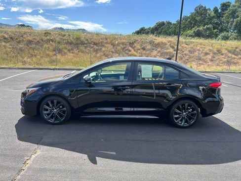 Used 2024 Toyota Corolla SE w/ SE Premium Package FWD image 7