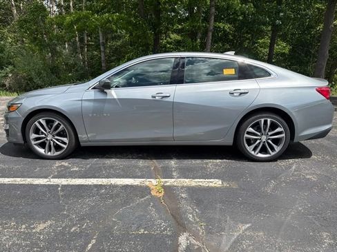 Used 2025 Chevrolet Malibu LT FWD image 6