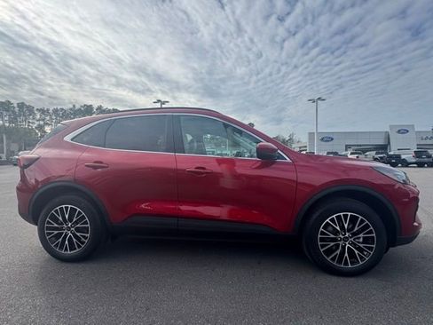 New 2026 Ford Escape SE w/ PHEV Premium Package image 6