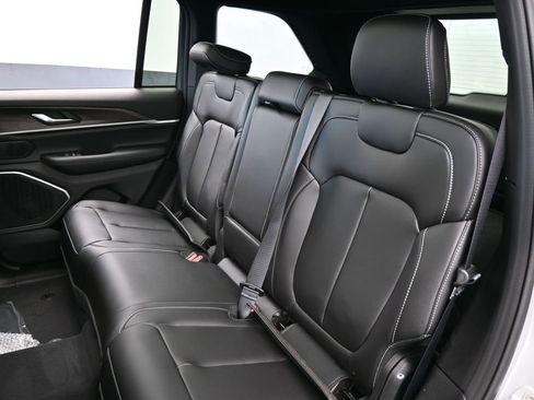 New 2026 Jeep Grand Cherokee Limited w/ Limited Altitude Package RWD image 30