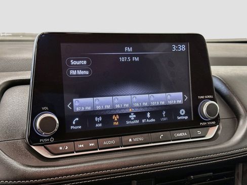 Used 2025 Nissan Rogue S AWD/4WD image 21