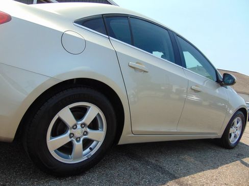 Used 2015 Chevrolet Cruze LT FWD image 15