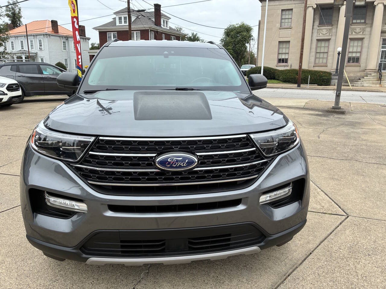 Used 2021 Ford Explorer XLT w/ Equipment Group 202A AWD/4WD image 6