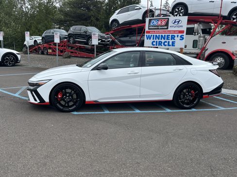 Certified 2025 Hyundai Elantra N FWD image 2