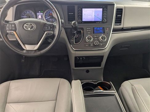 Used 2018 Toyota Sienna XLE w/ XLE Navigation Package image 25